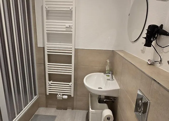 Monteurwohnung Naehe Duesseldorf 2-4 Personen Lejlighed *