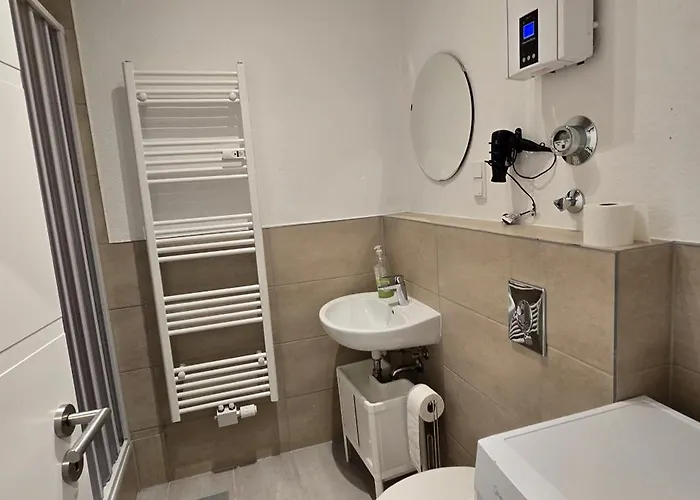 Monteurwohnung Naehe Duesseldorf 2-4 Personen Krefeld